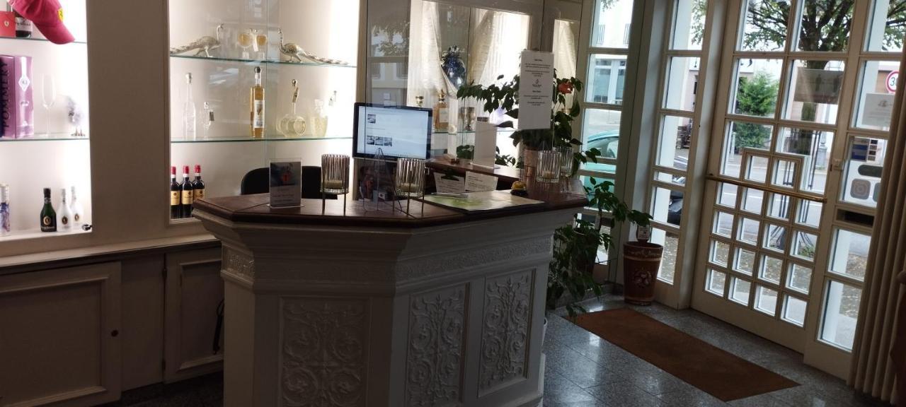 Hotel Am Theater Schwetzingen Bagian luar foto
